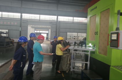 质检所技术人员为柳州市精业机械有限公司现场技术指导与服务.png